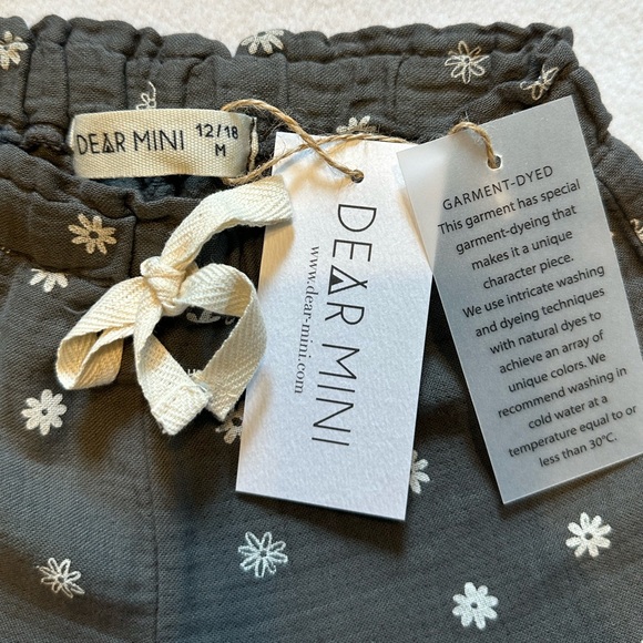NWT Dear Mini Daisy Ruffle Shorts size 12-18M - Picture 3 of 13